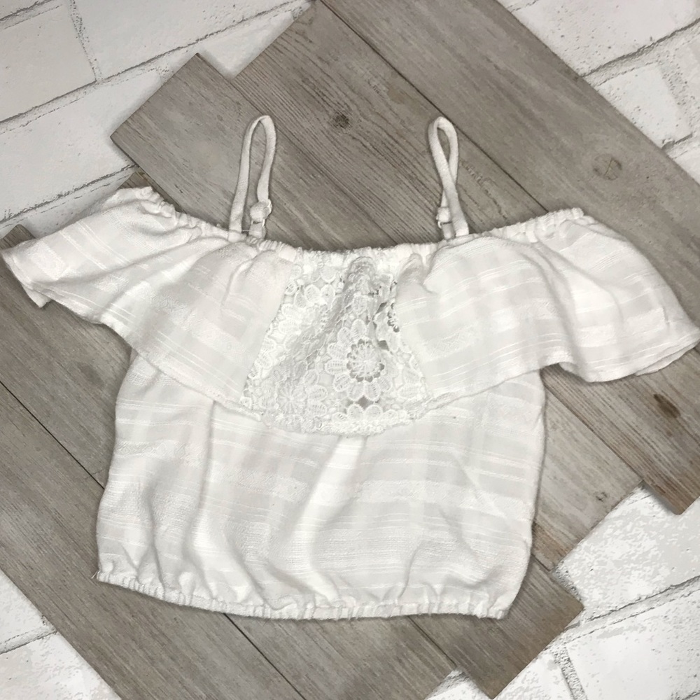 Art Class white off the shoulder blouse sz Small 6